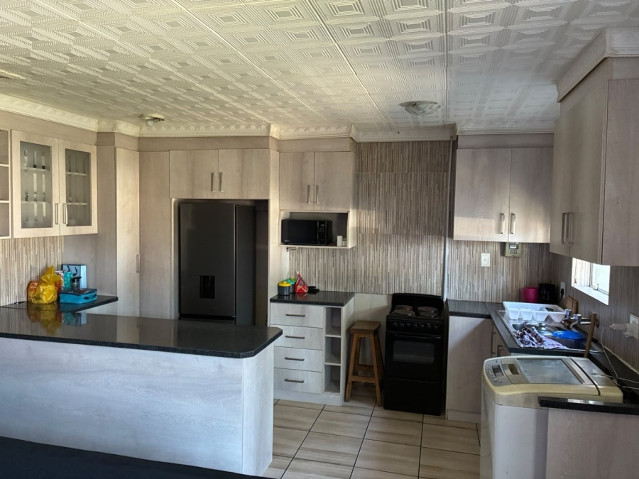  Bedroom Property for Sale in The Connifers Western Cape